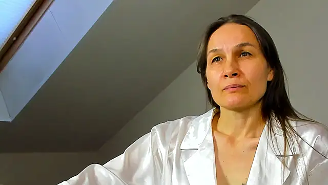 Lillian White online show from February 1, 10:26 am