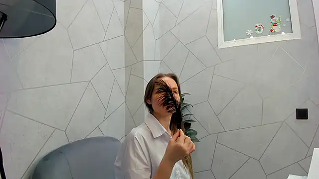 Lillian White online show from March 11, 10:29 am