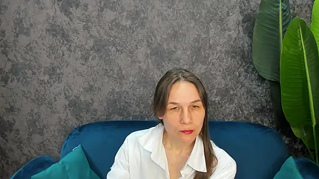 Lillian White online show from March 21, 9:01 am