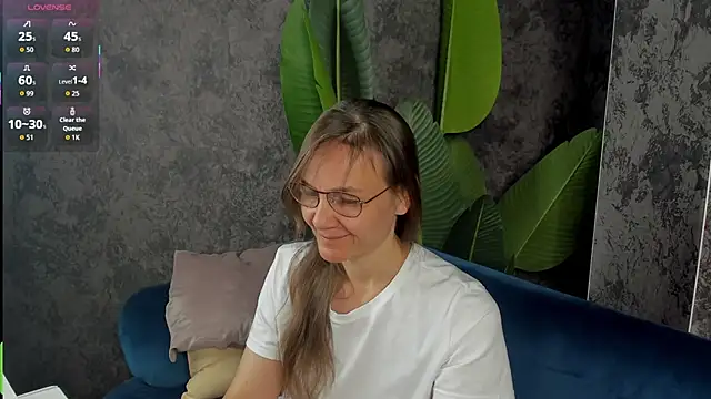 Lillian White online show from September 13, 12:43 am