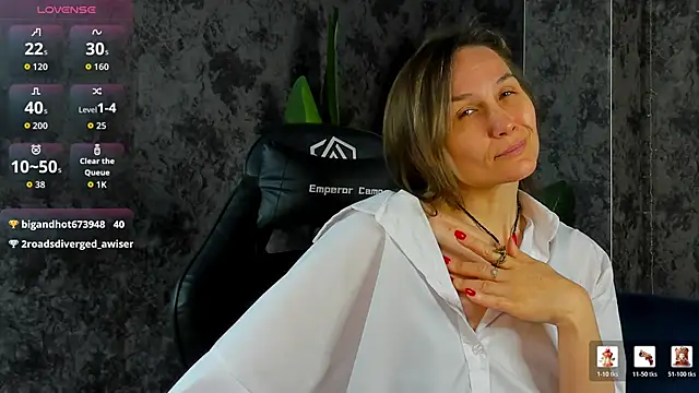 Snapshot of Lillian_White chatting on May 15, 11:01 pm Lillian White online show from May 15, 11:01 pm