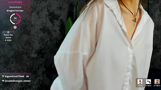 Snapshot of Lillian_White chatting on May 15, 11:45 pm Lillian White online show from May 15, 11:45 pm