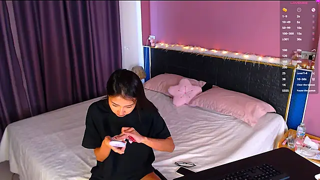 Melissa Mone online show from February 2, 1:12 am