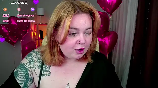 ZaraReignn online show from February 14, 9:10 pm