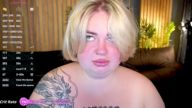 ZaraReignn online show from October 3, 5:59 am