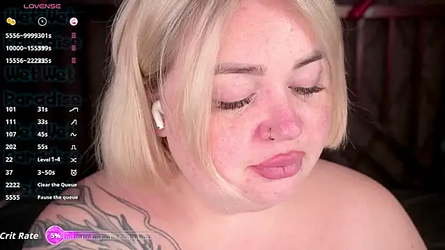 ZaraReignn online show from October 14, 8:59 am