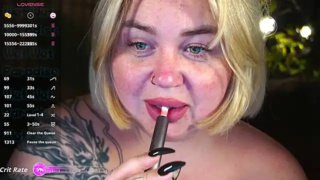 ZaraReignn online show from November 6, 9:05 pm