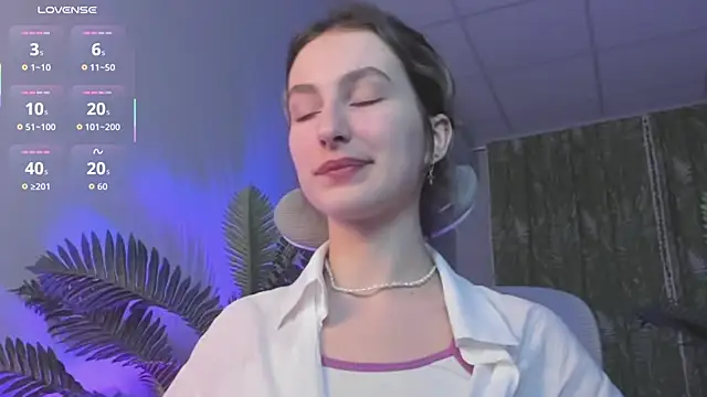 LuxRayi online show from January 16, 2:48 am