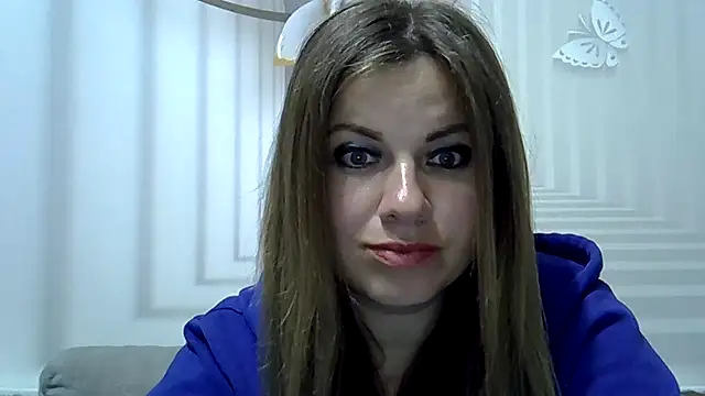 Snapshot of TinaFun4u chatting on May 10, 7:19 pm TinaFun4u online show from May 10, 7:19 pm