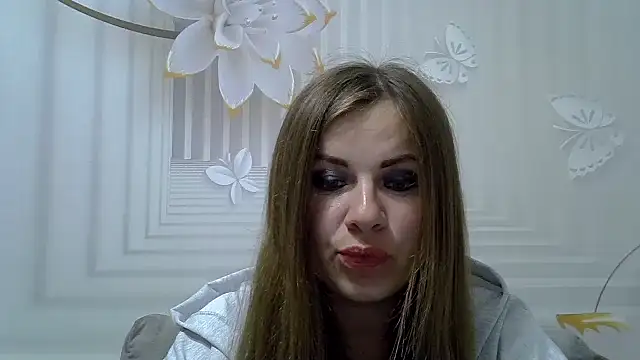 Snapshot of TinaFun4u chatting on June 4, 8:26 pm TinaFun4u online show from June 4, 8:26 pm