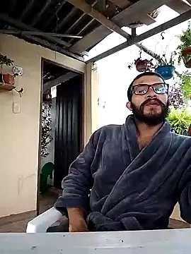 Snapshot of hairyserious chatting on February 25, 8:51 pm hairyserious online show from February 25, 8:51 pm