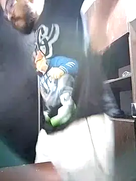 Snapshot of hairyserious chatting on March 3, 3:30 am hairyserious online show from March 3, 3:30 am