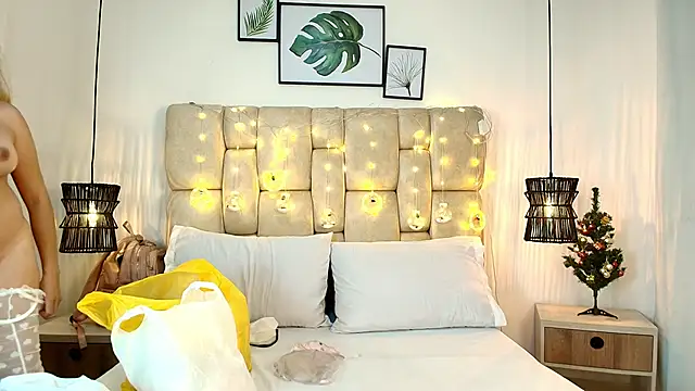 AdharaSmithh online show from December 21, 5:31 pm