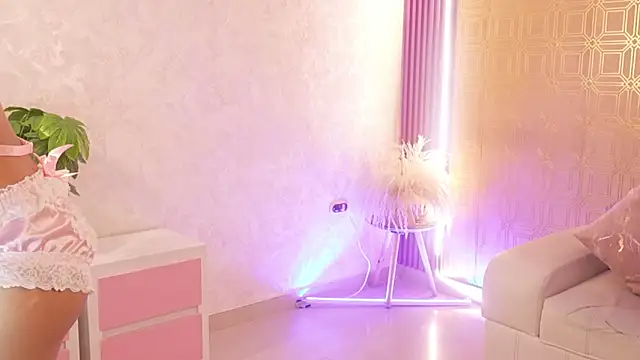 Snapshot of Bella19_ chatting on May 26, 8:27 pm Bella19 online show from May 26, 8:27 pm
