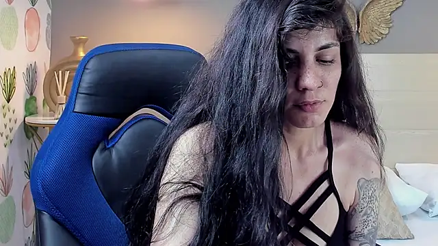 Snapshot of elissa_iris chatting on December 19, 7:18 pm elissa iris online show from December 19, 7:18 pm