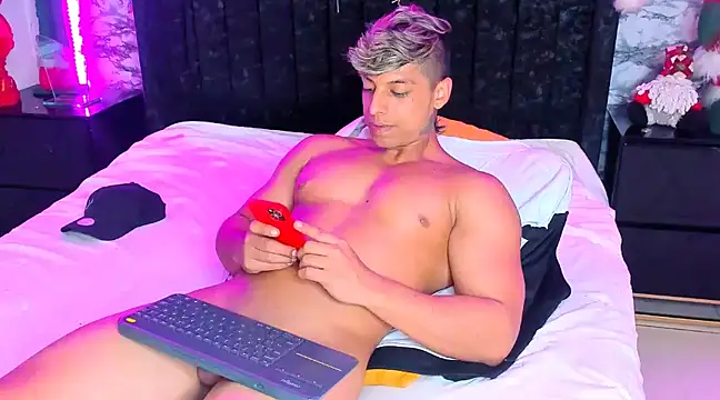 Owen Muzcle online show from December 5, 7:38 am