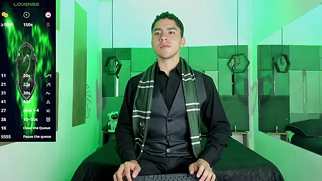 LiamNovak online show from December 4, 12:03 pm