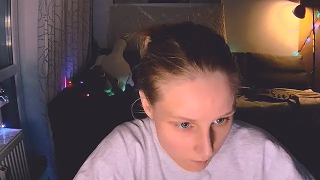 KatiKate online show from December 17, 4:53 pm