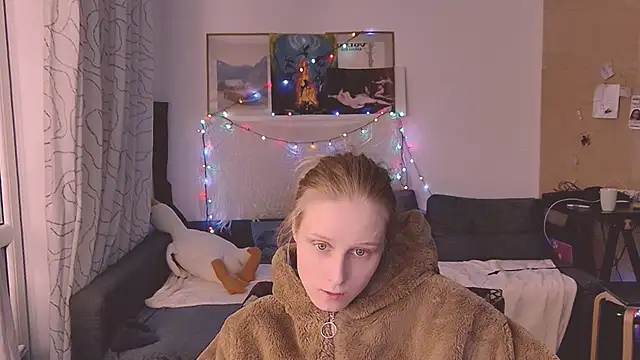 KatiKate online show from February 25, 5:15 pm