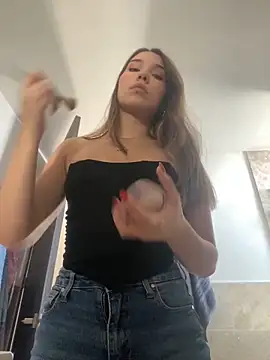 SophieRaily  online show from January 17, 8:44 pm