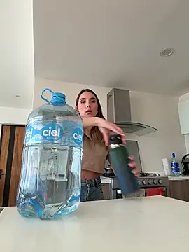 SophieRaily  online show from February 5, 8:46 pm