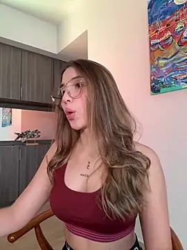 SophieRaily  online show from February 11, 11:54 pm