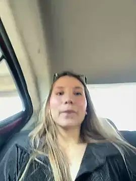 SophieRaily  online show from February 21, 5:20 pm