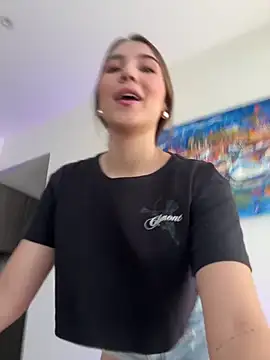 SophieRaily  online show from February 24, 6:47 pm