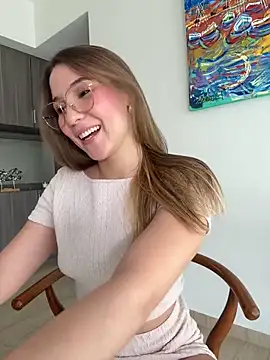 SophieRaily  online show from March 11, 9:59 pm