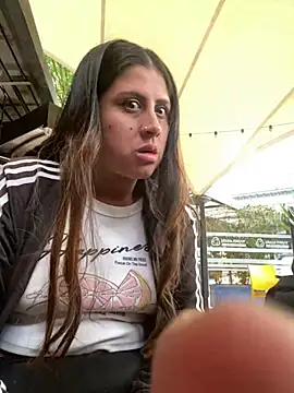 Snapshot of girl_anni chatting on February 2, 10:39 pm girl anni online show from February 2, 10:39 pm