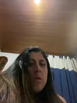 Snapshot of girl_anni chatting on February 5, 4:37 am girl anni online show from February 5, 4:37 am