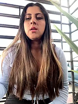 Snapshot of girl_anni chatting on February 7, 9:37 pm girl anni online show from February 7, 9:37 pm