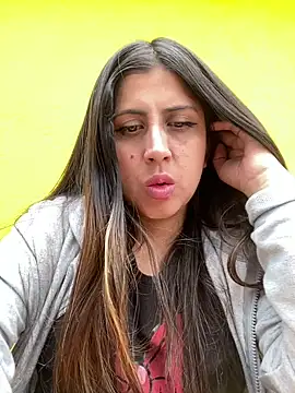 Snapshot of girl_anni chatting on February 21, 4:59 pm girl anni online show from February 21, 4:59 pm