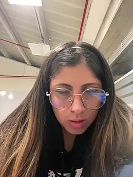Snapshot of girl_anni chatting on February 22, 1:44 am girl anni online show from February 22, 1:44 am