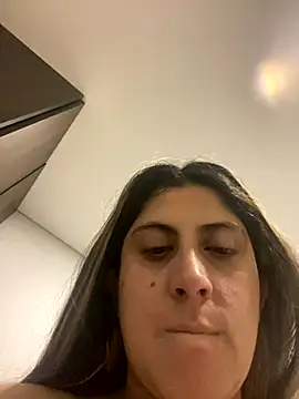 Snapshot of girl_anni chatting on September 29, 10:20 am girl anni online show from September 29, 10:20 am