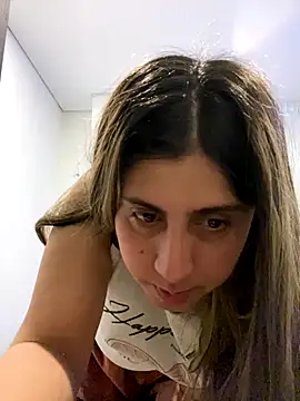 Snapshot of girl_anni chatting on October 10, 3:22 pm girl anni online show from October 10, 3:22 pm