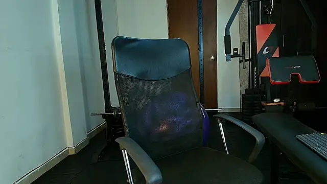 Snapshot of Violetrousse chatting on January 26, 11:17 am Violetrousse online show from January 26, 11:17 am
