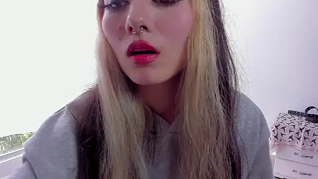 Snapshot of Sakito_Tokio chatting on February 9, 9:41 pm Sakito Tokio online show from February 9, 9:41 pm