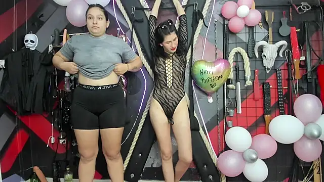 Snapshot of SUBMISSION_BDSM chatting on May 18, 11:27 am SUBMISSION BDSM online show from May 18, 11:27 am