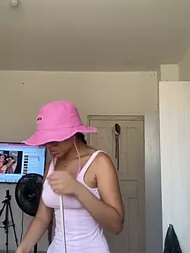 Snapshot of Mia_petite01 chatting on March 9, 5:28 pm Mia petite01 online show from March 9, 5:28 pm