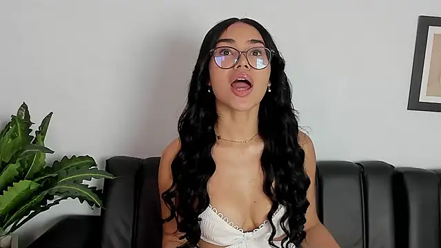 Snapshot of Mia_petite01 chatting on September 25, 10:02 pm Mia petite01 online show from September 25, 10:02 pm