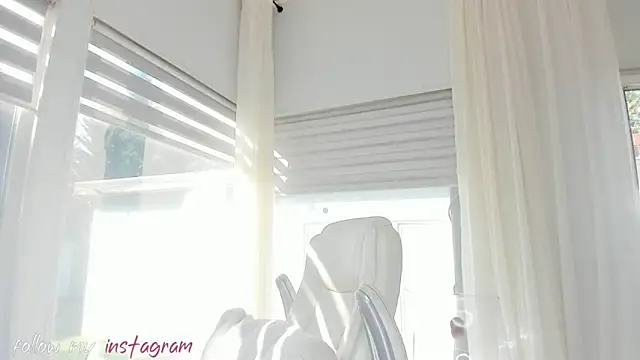 missdiamond  online show from March 8, 5:38 am