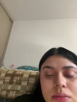 alissonfernandez  online show from February 13, 9:27 pm