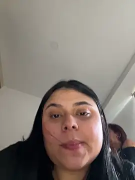 alissonfernandez  online show from February 15, 1:49 pm