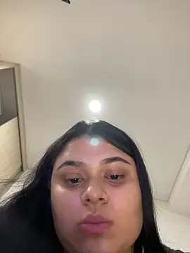 alissonfernandez  online show from February 22, 4:51 am