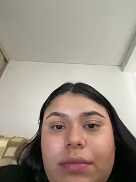 alissonfernandez  online show from February 22, 9:37 pm