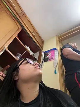 alissonfernandez  online show from February 10, 11:36 am