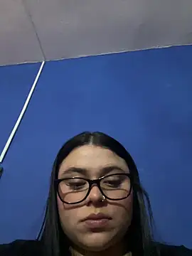 alissonfernandez  online show from April 11, 10:47 pm