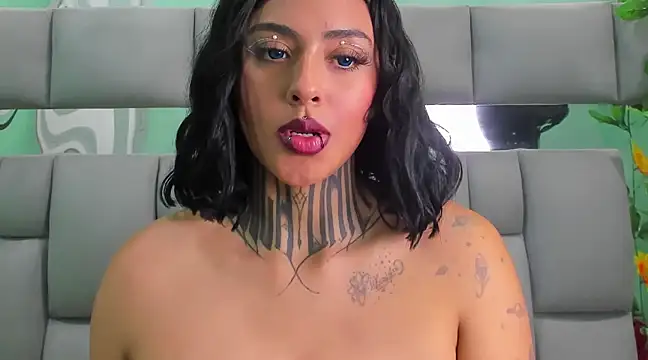 Snapshot of Lovely_celeste chatting on December 14, 6:24 am Lovely celeste online show from December 14, 6:24 am