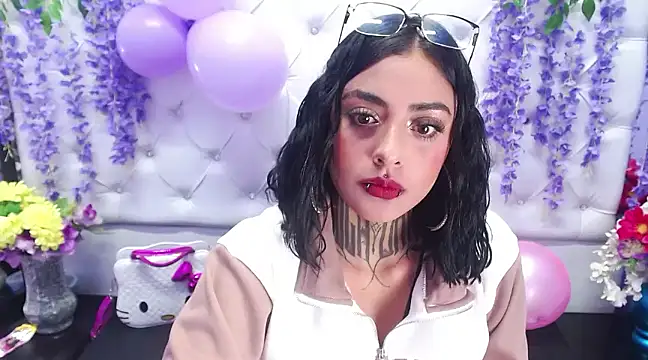 Snapshot of Lovely_celeste chatting on January 24, 3:43 am Lovely celeste online show from January 24, 3:43 am